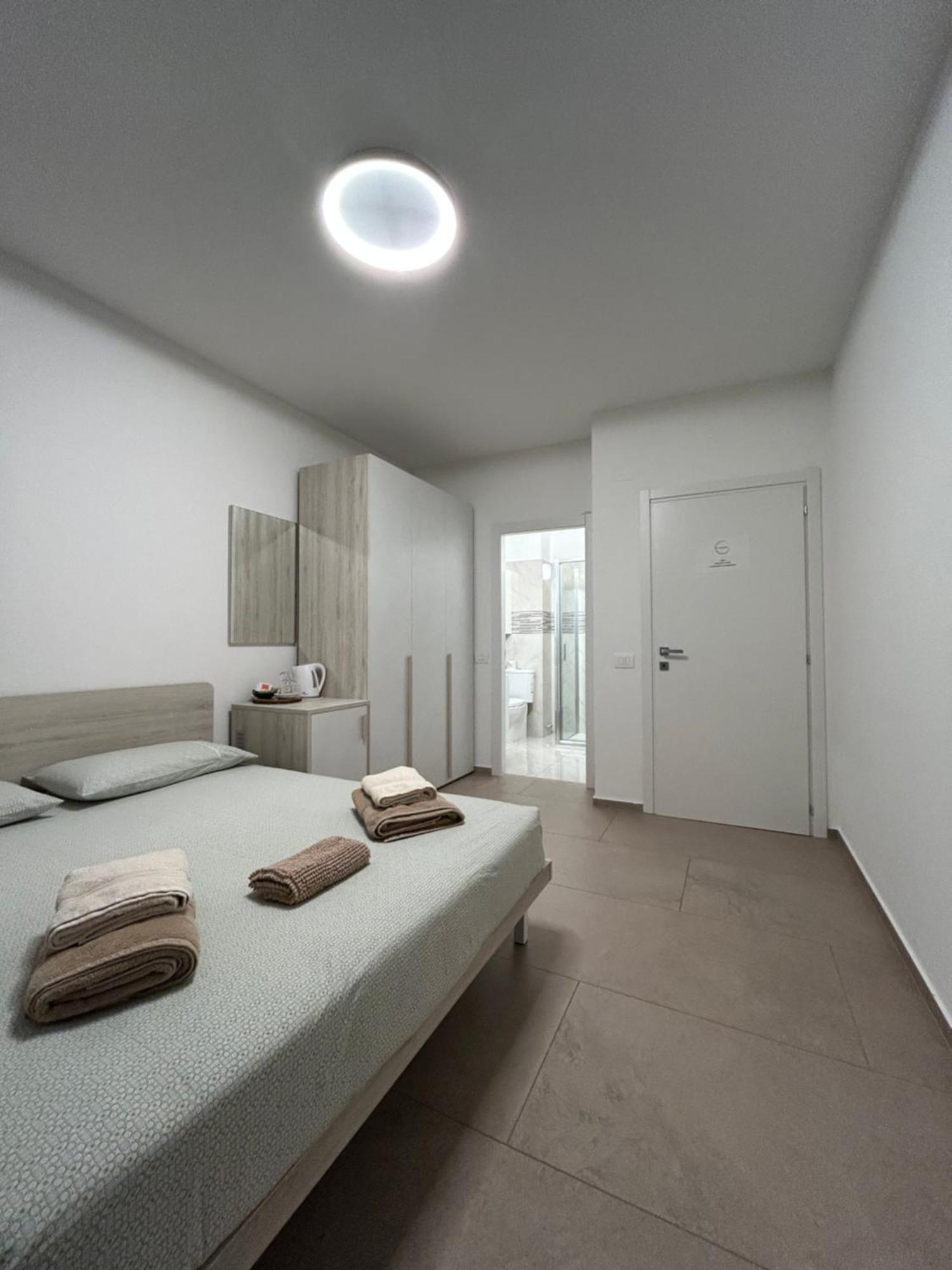 *Veranda'S Rooms* - Free Parking In Central لوغانو المظهر الخارجي الصورة